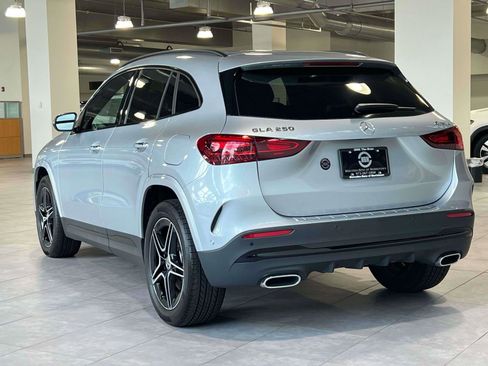 Used 2025 Mercedes-Benz GLA 250 4MATIC image 3