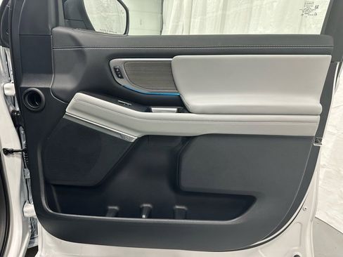 Used 2025 Ford Expedition Platinum image 51