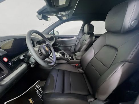 New 2026 Porsche Cayenne AWD/4WD image 5