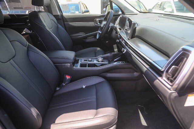 Used 2026 Kia Sorento EX w/ EX Premium Package FWD image 10