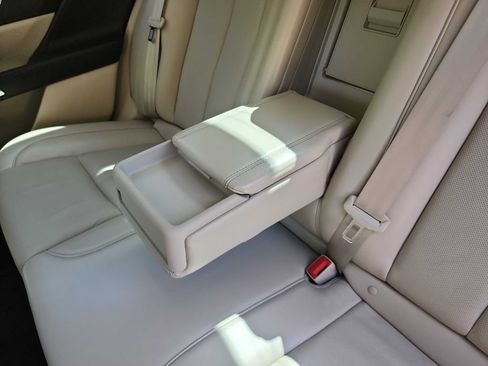 Used 2017 Lincoln Continental Reserve w/ Technology Package AWD/4WD image 34