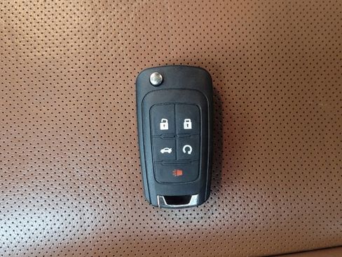 Used 2017 Chevrolet Equinox Premier w/ Enhanced Convenience Package FWD image 32