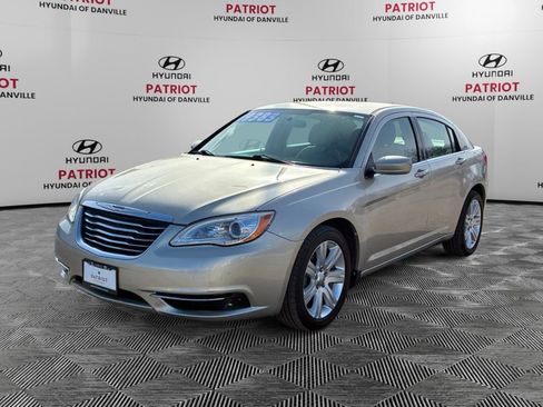 Used 2013 Chrysler 200 LX FWD image 7