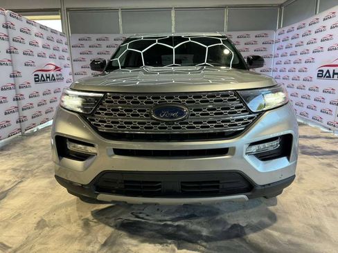 Used 2023 Ford Explorer Limited image 3