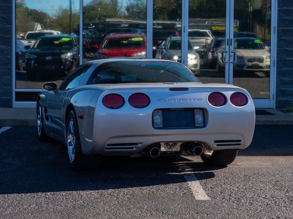 Used 1997 Chevrolet Corvette Coupe w/ Memory Pkg RWD image 4