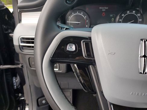 Used 2022 Lincoln Corsair Standard image 24