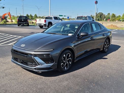 Used 2025 Hyundai Sonata SEL FWD image 7