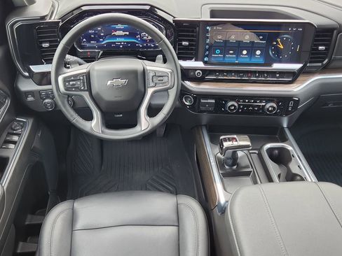 Used 2024 Chevrolet Silverado 1500 LT Trail Boss w/ Convenience Package II image 25