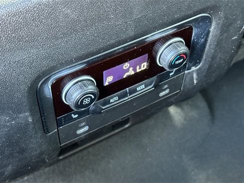 Used 2022 Chevrolet Tahoe Z71 w/ Off-Road Capability Package image 41