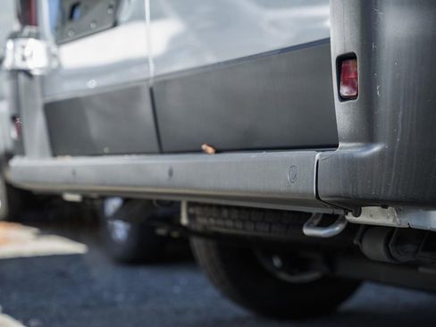 New 2025 RAM ProMaster 2500 w/ Quick Order Package 22G SLT image 8