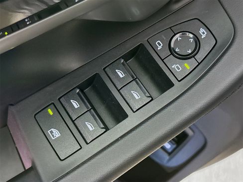 Used 2025 BMW 530i 530i image 18