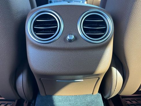 Used 2017 Mercedes-Benz E 300 4MATIC image 27