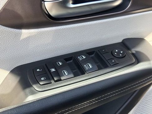 Used 2023 Chrysler Voyager LX FWD image 19