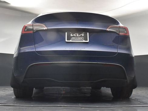 Used 2021 Tesla Model Y Long Range image 28