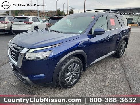 Certified 2022 Nissan Pathfinder SV image 4