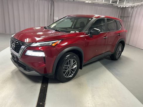 Used 2023 Nissan Rogue S AWD/4WD image 3