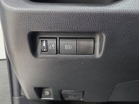 Used 2022 Toyota RAV4 XLE w/ Carpet Mat Package (TMS) AWD/4WD image 23