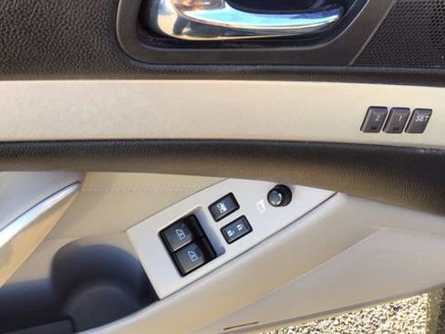 Used 2009 INFINITI G37 Journey w/ Premium Pkg image 15