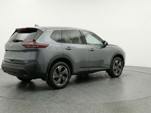 Used 2025 Nissan Rogue SV AWD/4WD image 9