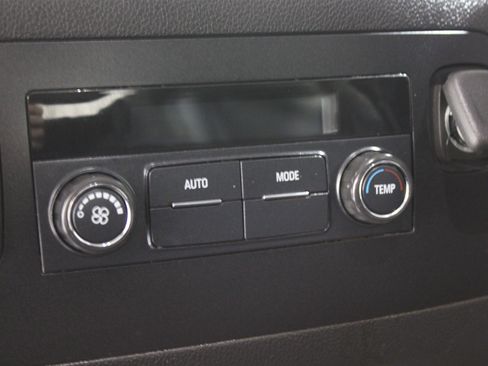 Used 2018 Chevrolet Tahoe LT image 23