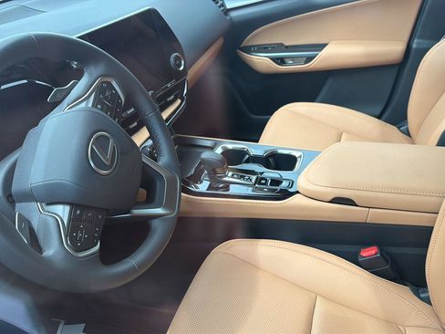Used 2025 Lexus NX 250 FWD w/ Accessory Package (2T) image 11