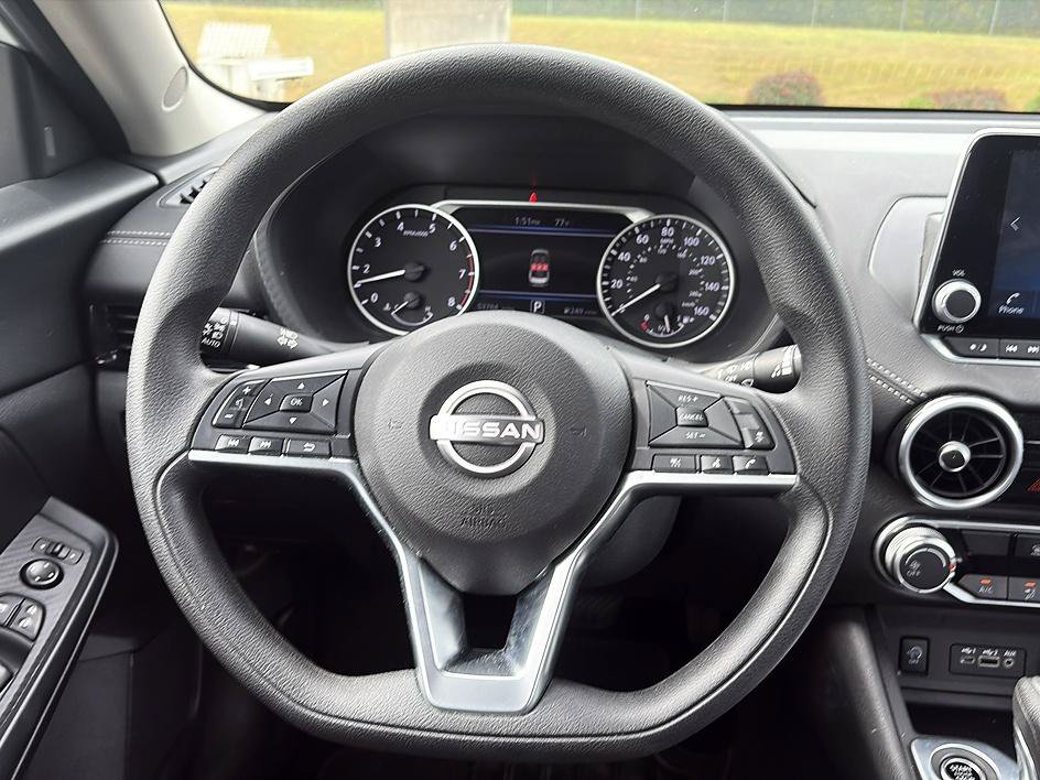 Certified 2025 Nissan Sentra SV FWD image 30