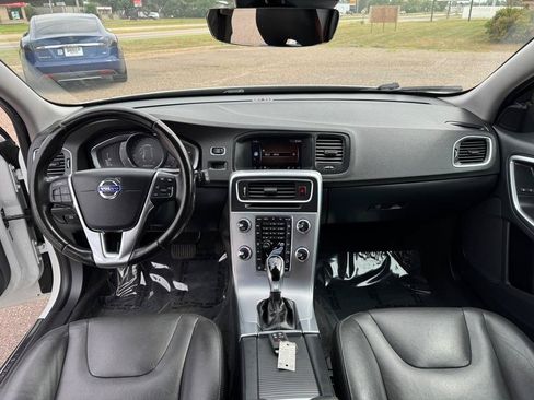 Used 2018 Volvo V60 T5 Cross Country w/ Convenience Package AWD/4WD image 29