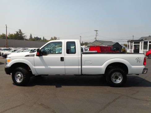 Used 2012 Ford F250 XL w/ PWR Equipment Group AWD/4WD image 2