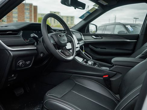 New 2026 Jeep Grand Cherokee L Limited AWD/4WD image 19