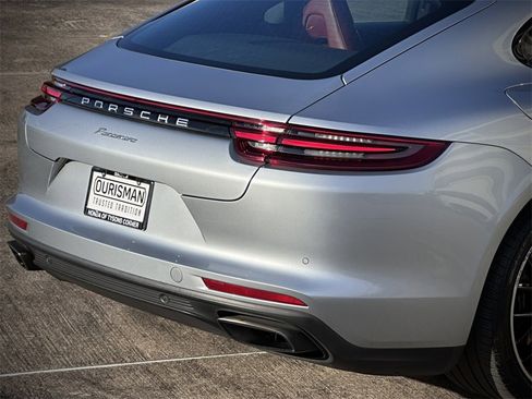 Used 2019 Porsche Panamera 4 image 6