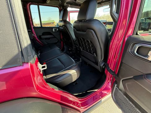 Used 2022 Jeep Wrangler Unlimited Rubicon w/ Xtreme Recon 35" Tire Package image 39