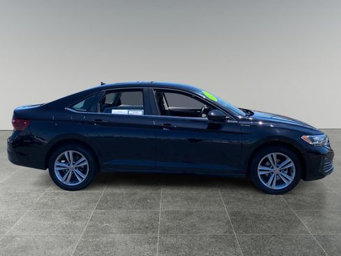 Used 2024 Volkswagen Jetta SE FWD image 6