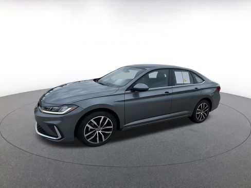 Used 2025 Volkswagen Jetta SE image 8