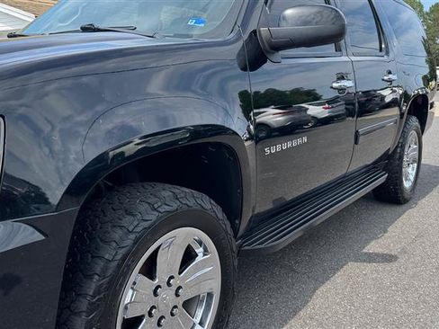 Used 2013 Chevrolet Suburban LT AWD/4WD image 12