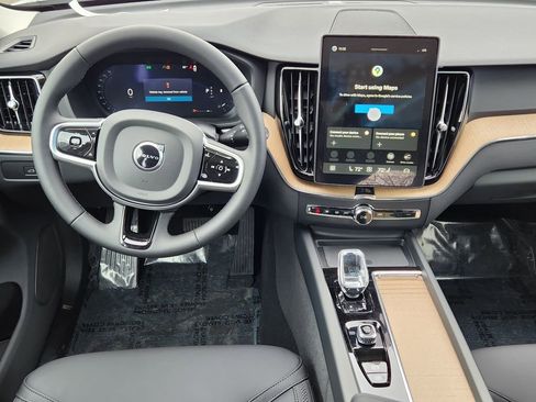 New 2026 Volvo XC60 B5 Core image 2