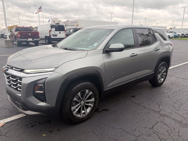 Used 2026 Chevrolet Equinox LT FWD image 3