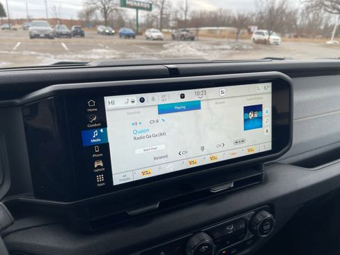 Used 2025 Jeep Wrangler Sport S image 9