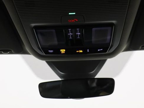 Used 2025 Volkswagen Atlas Peak Edition SE AWD/4WD image 29