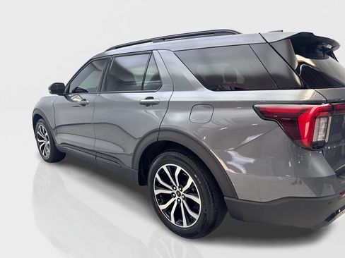 Used 2025 Ford Explorer ST-Line w/ Premium Package RWD image 14