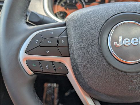 Used 2018 Jeep Cherokee Trailhawk w/ Quick Order Package 27L image 24