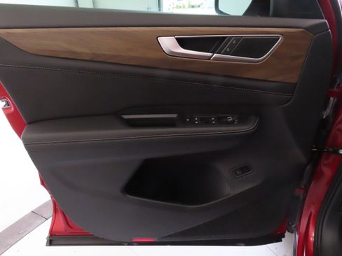 New 2025 Volkswagen Atlas SE image 11