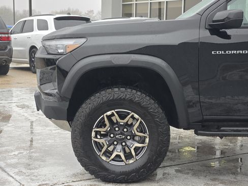 Used 2024 Chevrolet Colorado ZR2 w/ ZR2 Convenience Package III image 9