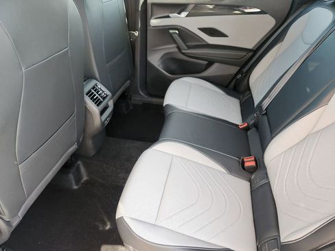 New 2026 Volkswagen Tiguan SE R-Line image 18