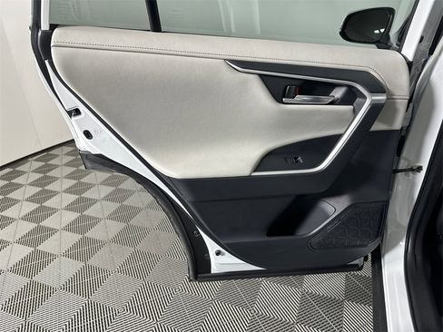 Used 2023 Toyota RAV4 Limited image 22