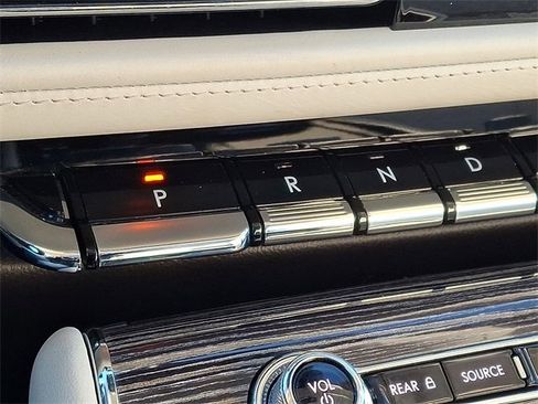 Used 2022 Lincoln Aviator Black Label image 15