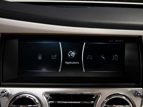 Used 2020 Rolls-Royce Dawn RWD image 29