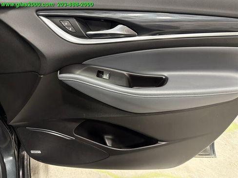 Used 2018 Buick Enclave Premium AWD/4WD image 29