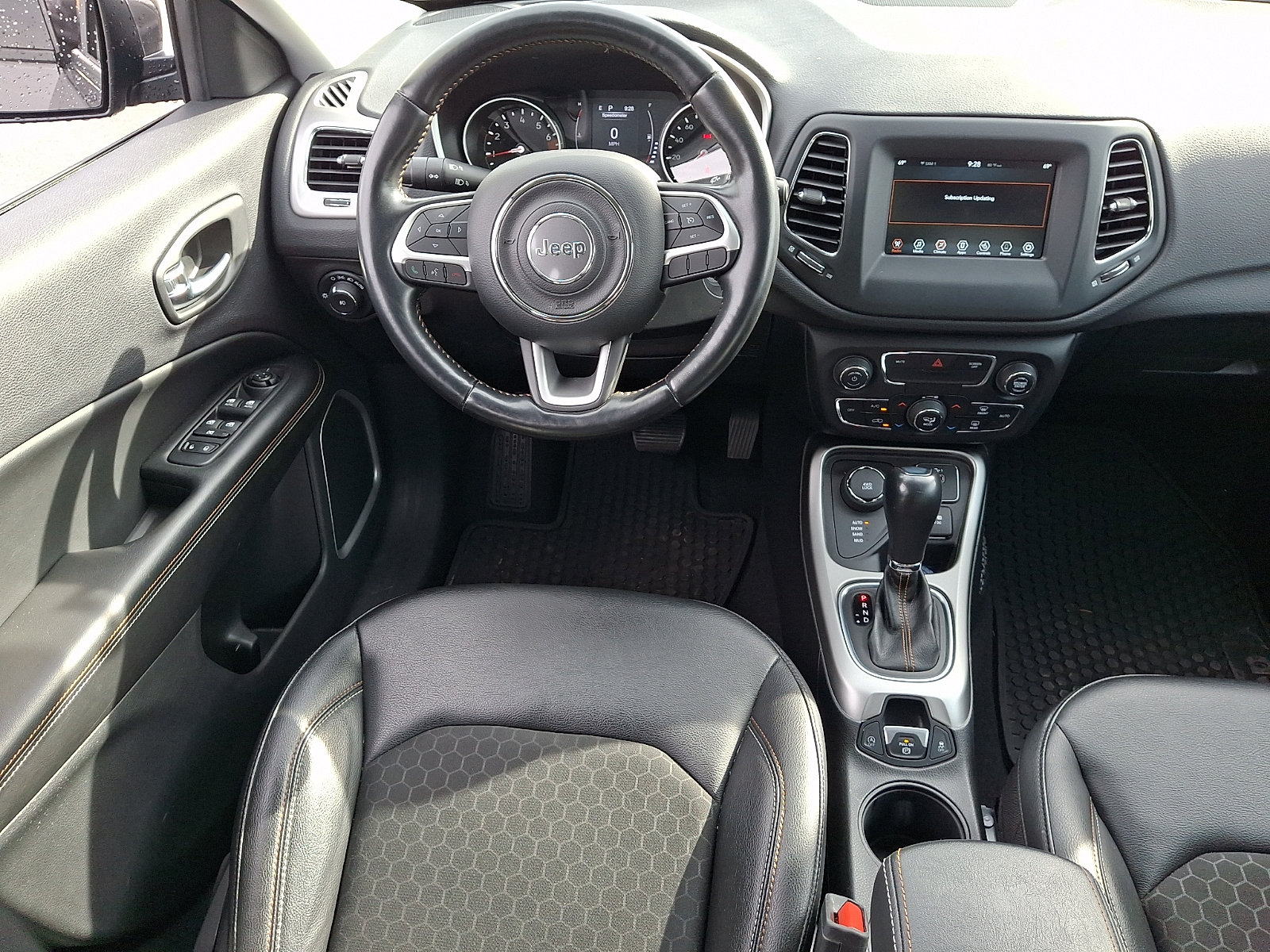 Used 2020 Jeep Compass Latitude w/ Cold Weather Group AWD/4WD image 11