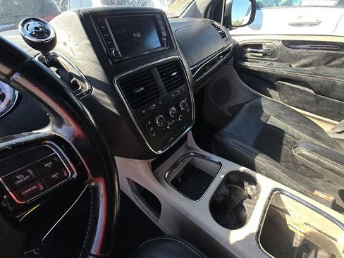 Used 2017 Dodge Grand Caravan SXT FWD image 15