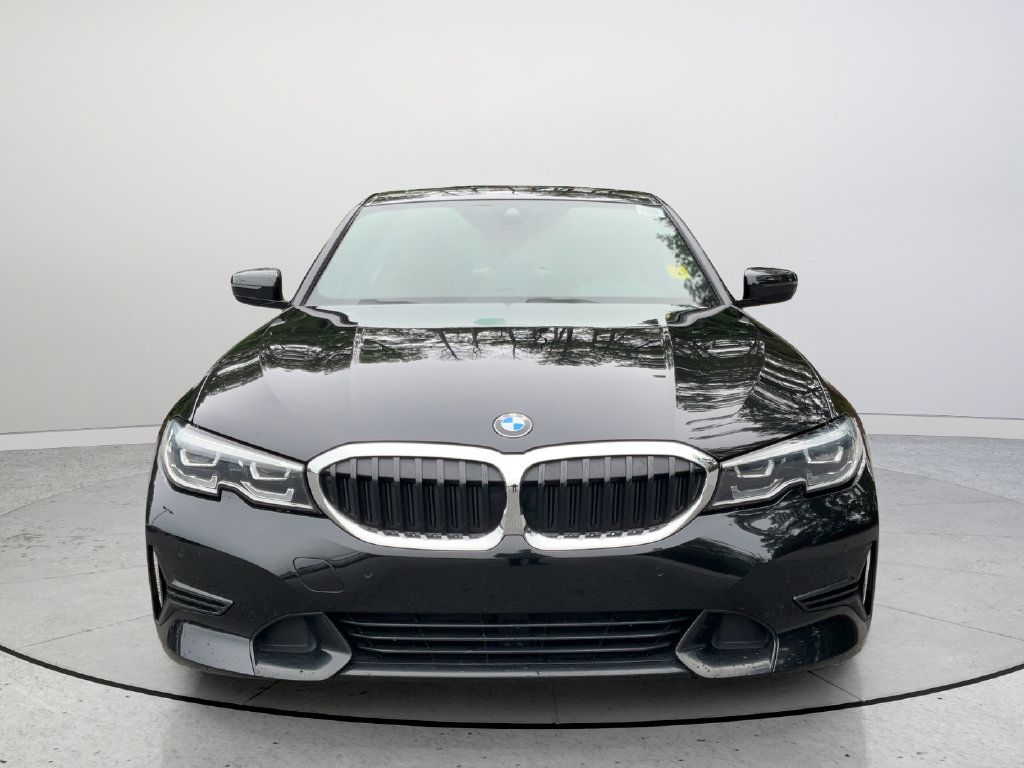 Used 2022 BMW 330i Sedan w/ Driving Assistance Package RWD image 3